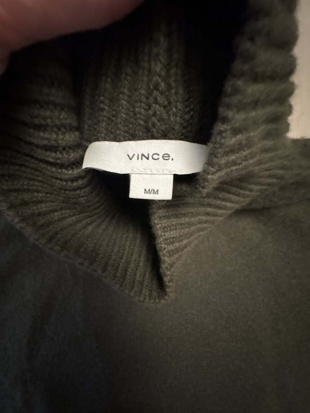 Vince Side-Slit 100% Cashmere Turtleneck Sweater Size M Olive Green - Picture 3 of 5
